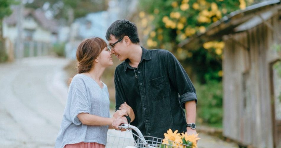 2000 có hợp với 1998 không? Xét tình yêu 2000 với 1998?
