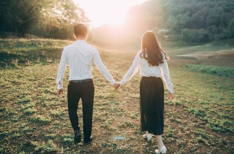 Nữ sinh năm 1993 hợp với tuổi nào nhất để kết hôn?