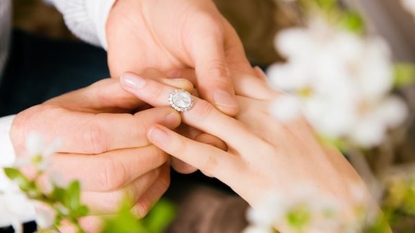 Nữ 2005 hợp với nam tuổi nào? Ất Dậu 2005 mệnh gì?